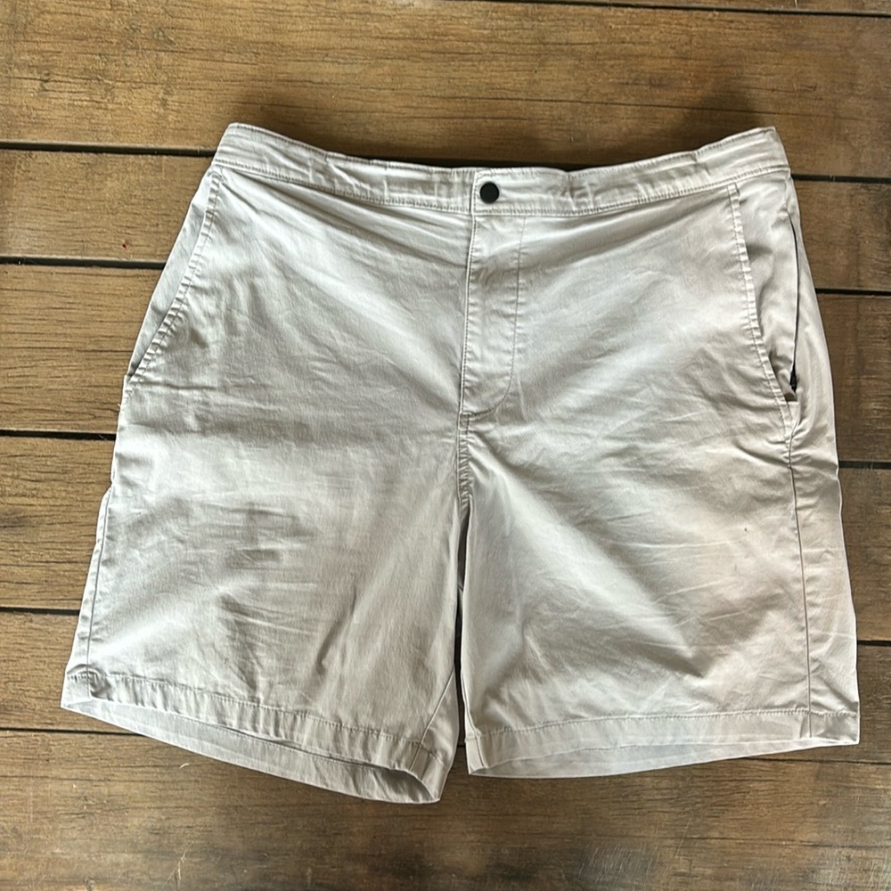 Men’s Large Old Navy Tech Dock Shorts